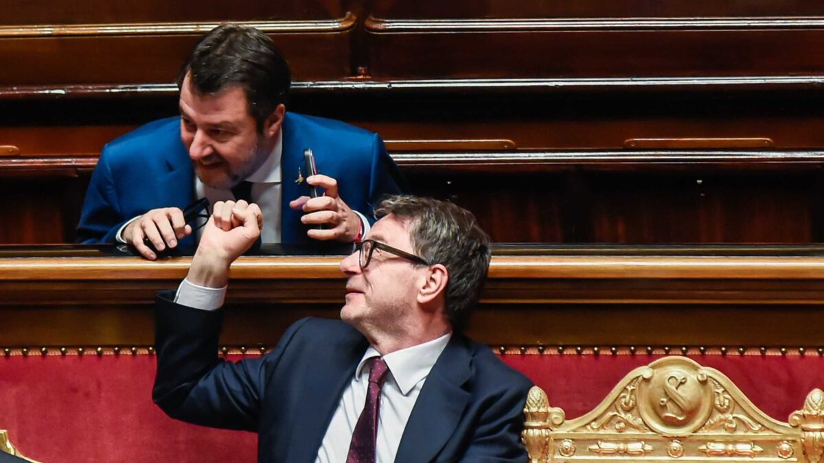 Affitti brevi, tensione tra Giorgetti e Salvini