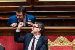 Affitti brevi, tensione tra Giorgetti e Salvini
