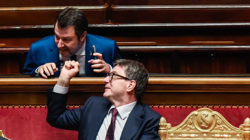 Affitti brevi, tensione tra Giorgetti e Salvini