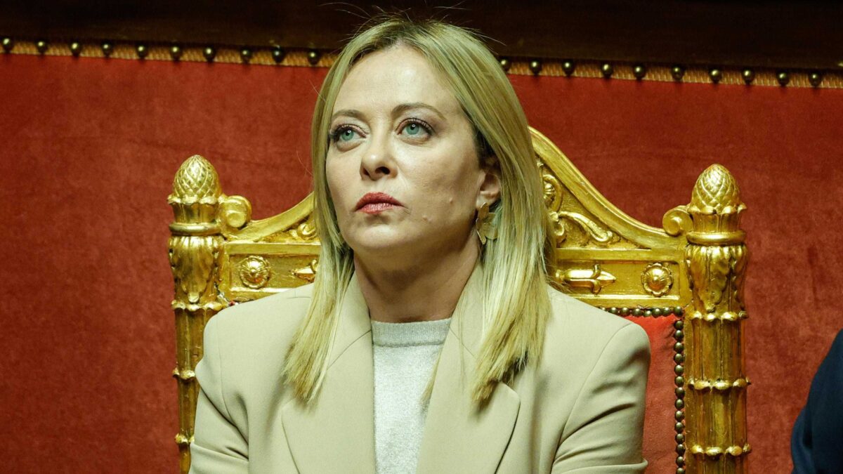 Meloni al Parlamento: «Nessun soldato in Ucraina. Pronti a riconoscere Palestina se Hamas verrà disarmato»