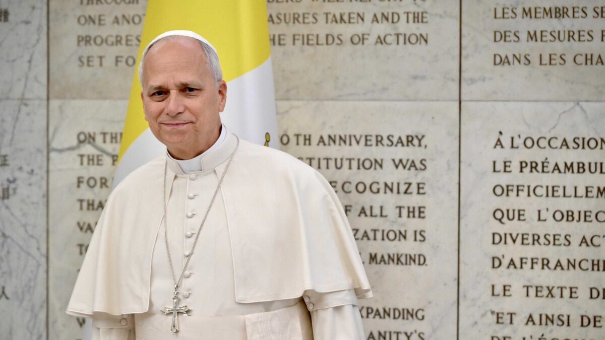 I santi del Papa scomodano Maduro