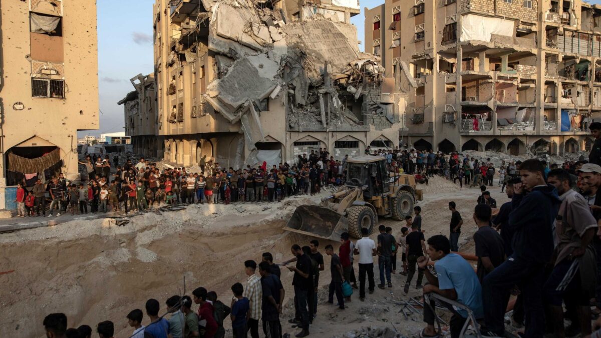 A Gaza schermaglie navali. Hamas: non ce ne andiamo. Transizione a guida Egitto