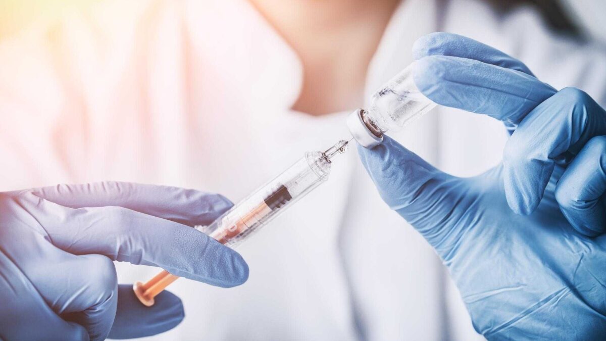 Nel muro vaccinista si è aperta una breccia