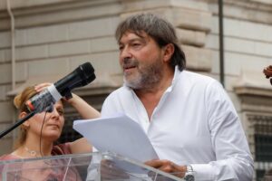 Una bomba fa esplodere l’auto di Ranucci
