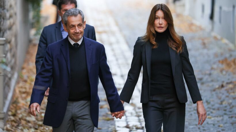 Sarkozy in carcere scortato da Carla. Ricorso dei legali. I fan: «Liberatelo»