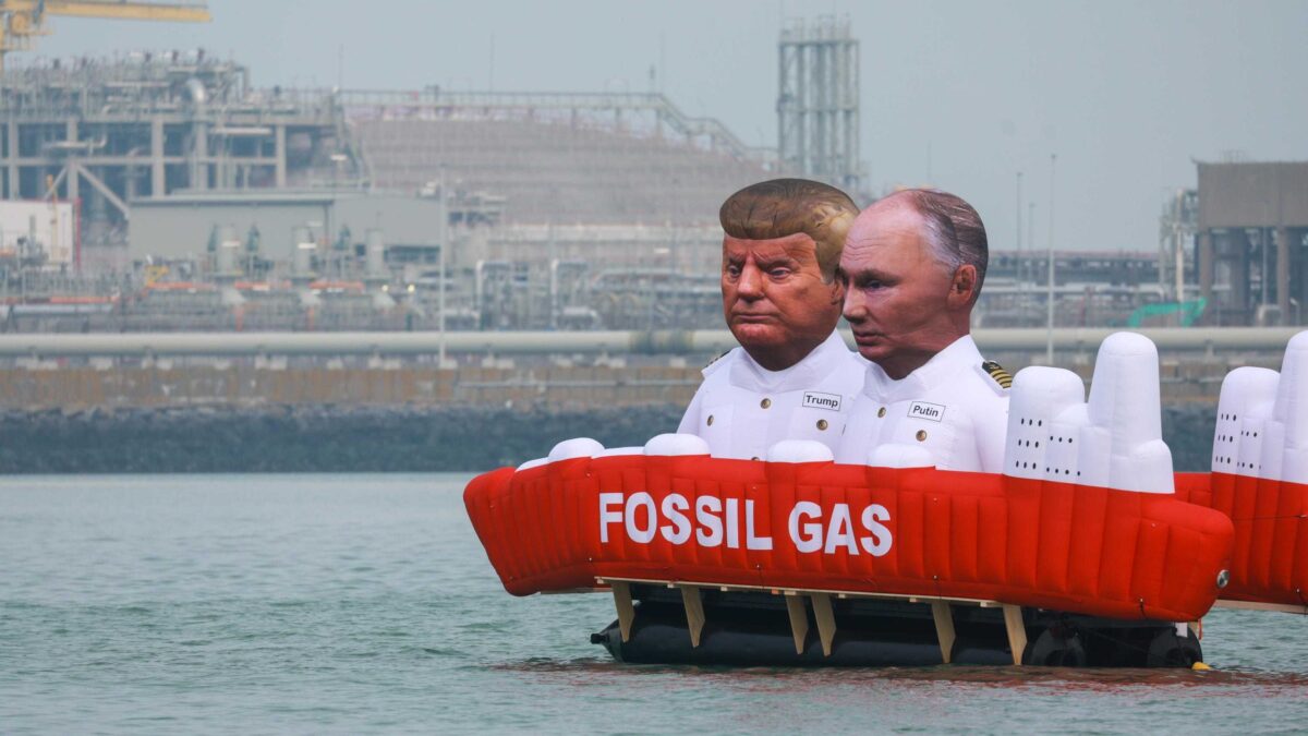 Trump fa tira e molla con Putin e impone maxi sanzioni al petrolio