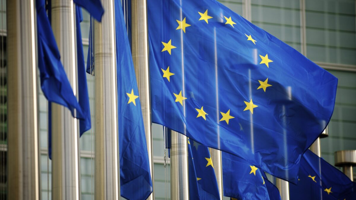 Deficit, energia, migranti. Il vero nemico si chiama Ue