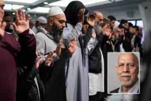 Il nuovo sindaco musulmano della seconda città inglese si porta l’imam in Consiglio